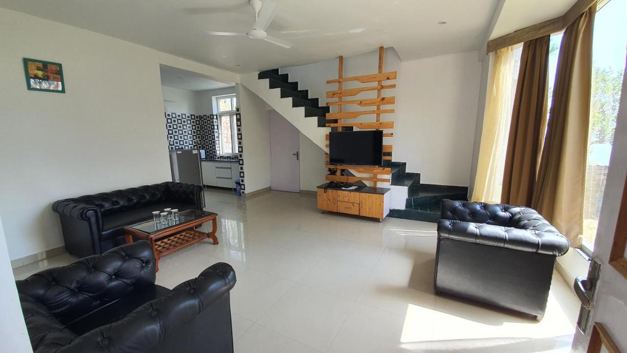 Blue Pine Orchards - Villas Lansdowne Luaran gambar