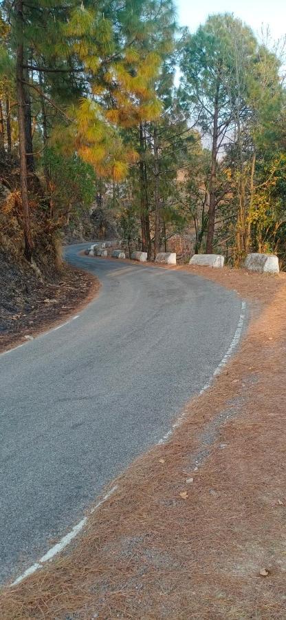 Blue Pine Orchards - Villas Lansdowne Luaran gambar