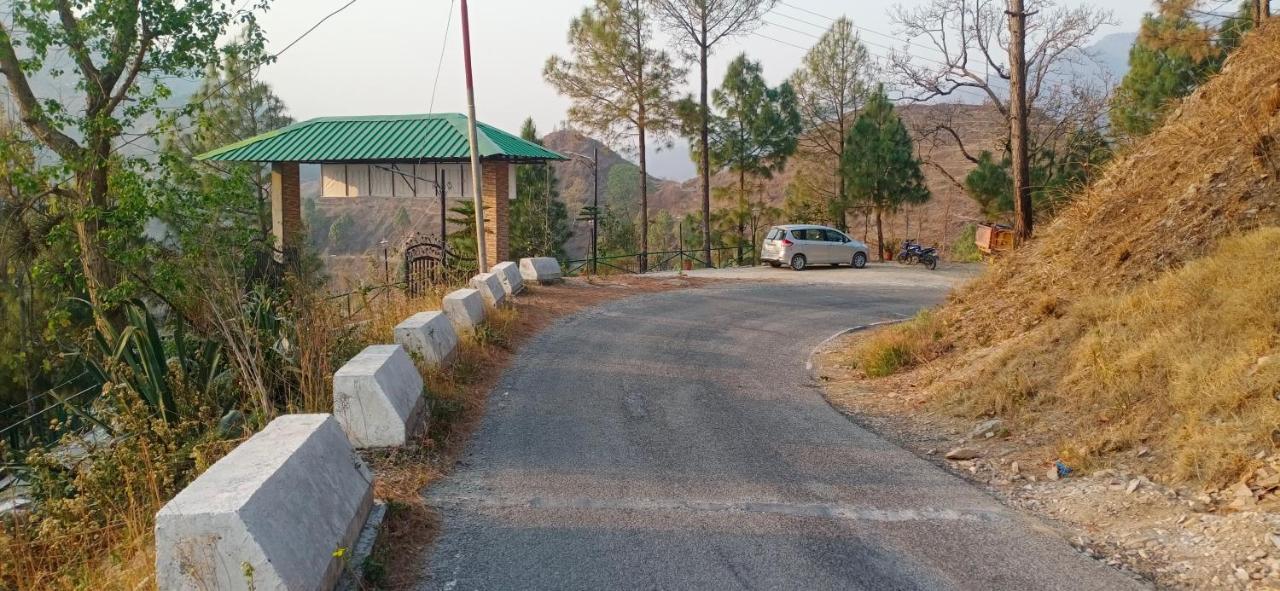 Blue Pine Orchards - Villas Lansdowne Luaran gambar