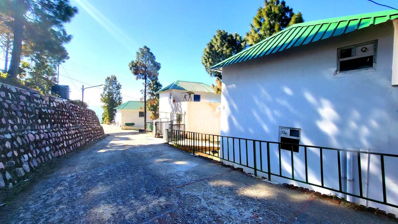 Blue Pine Orchards - Villas Lansdowne Luaran gambar