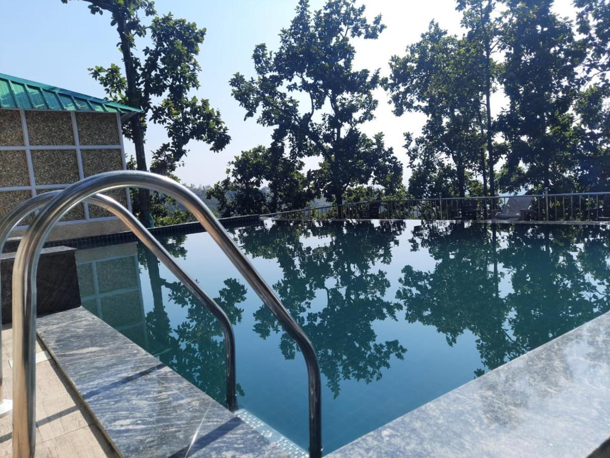 Blue Pine Orchards - Villas Lansdowne Luaran gambar