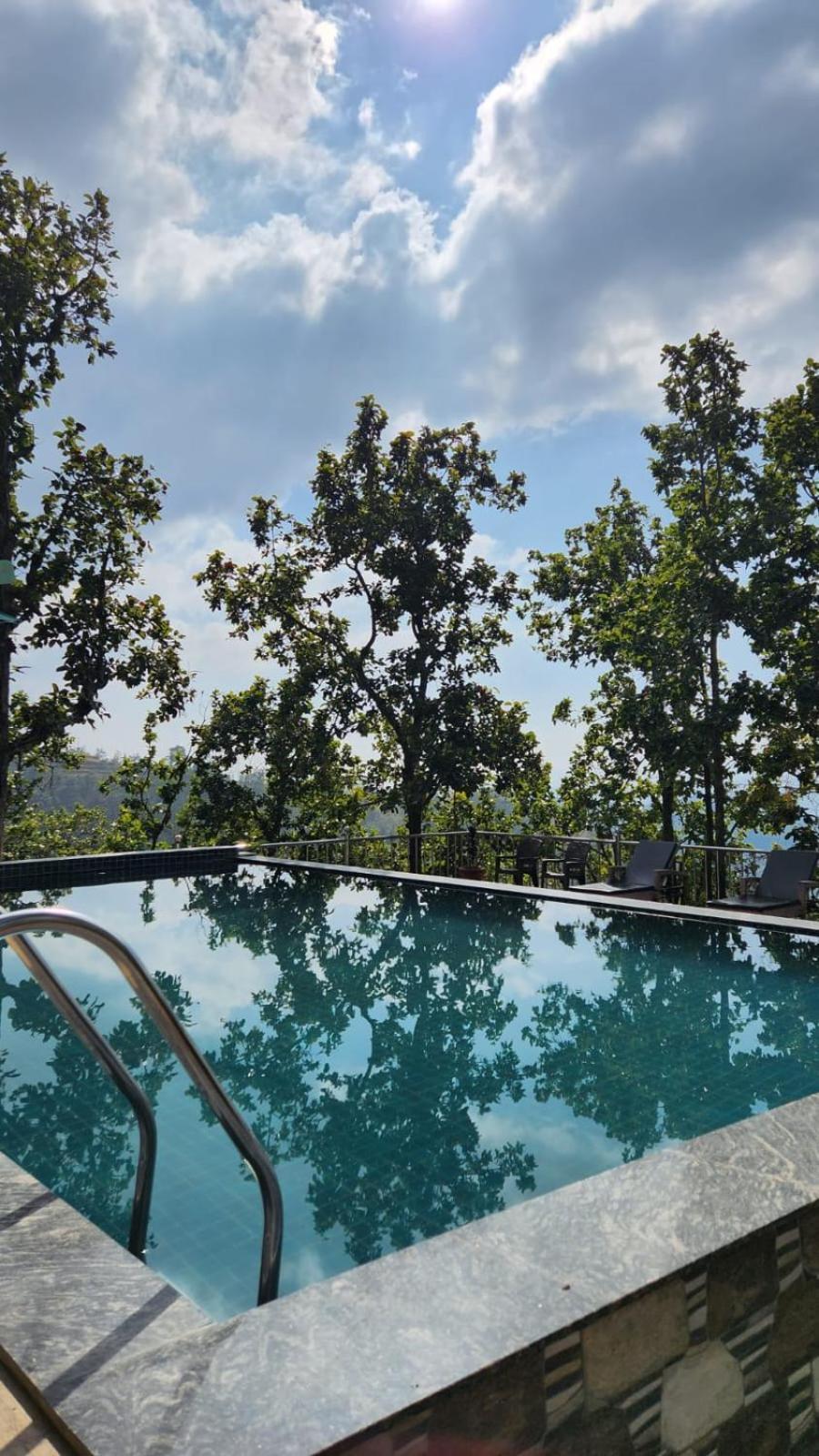 Blue Pine Orchards - Villas Lansdowne Luaran gambar